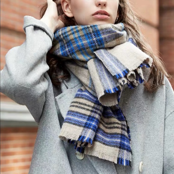 NWOT 100%Wool scarf - Picture 3 of 3